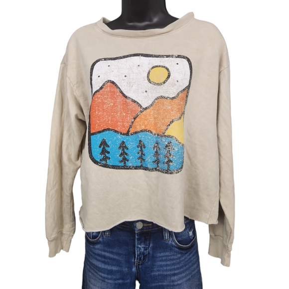 The Poppy Seed Moutain Sweatshirt - Picture 3 of 8